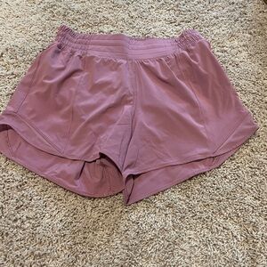 Lululemon shorts 4’ size 6